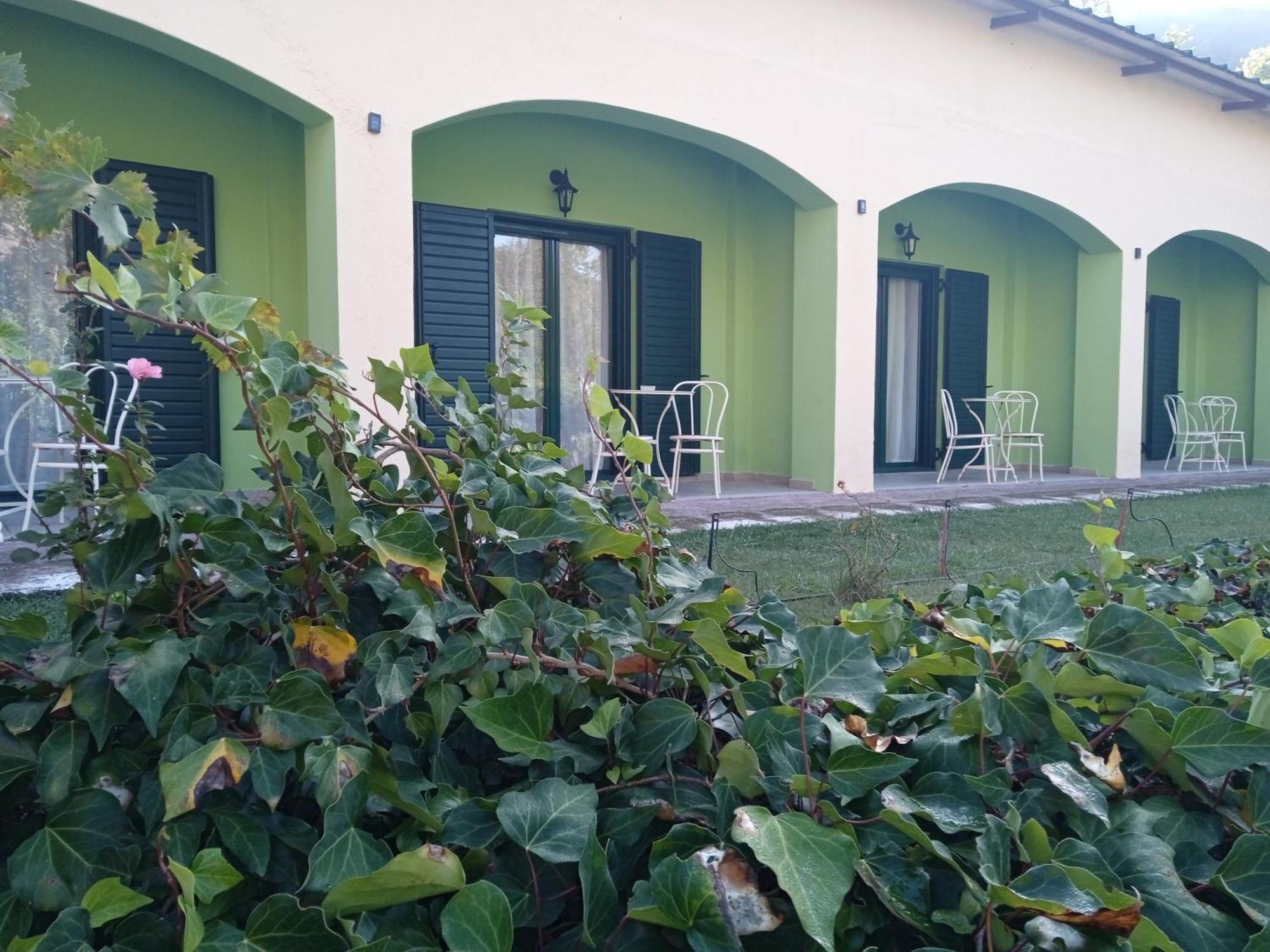 Guesthouse Eleftherios กาลาวริตา ภายนอก รูปภาพ