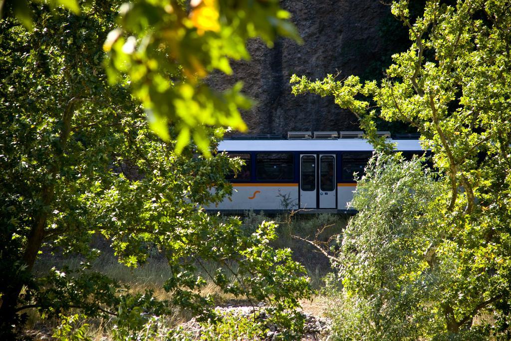 Guesthouse Eleftherios กาลาวริตา ภายนอก รูปภาพ